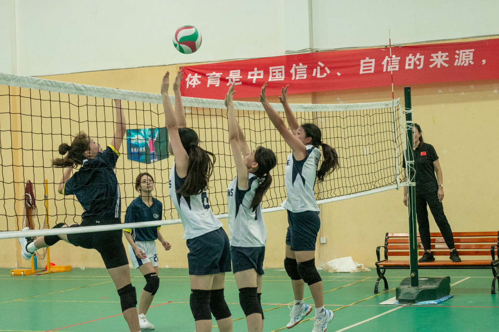 high-school-volleyball-game-international-school-of-qingdao